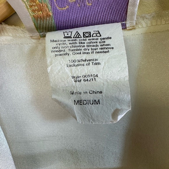 Vintage Elegant Cream Lace Trim Robe - Picture 5 of 5